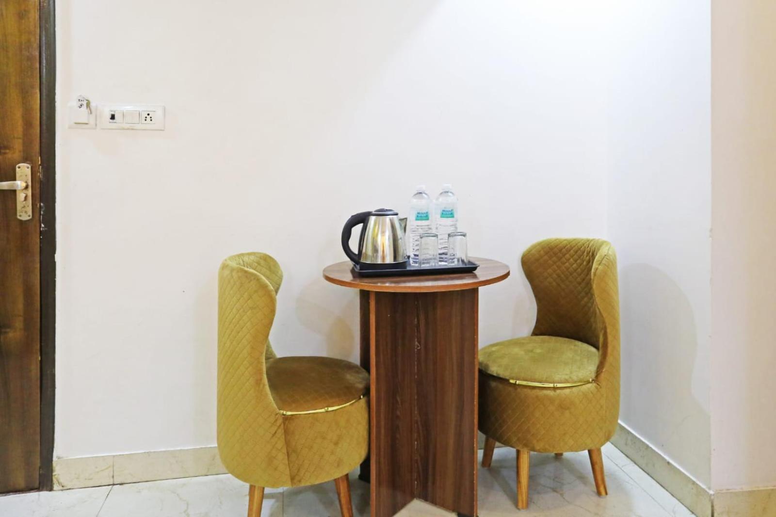 Hotel Broadway Near Delhi Airport New Delhi Buitenkant foto