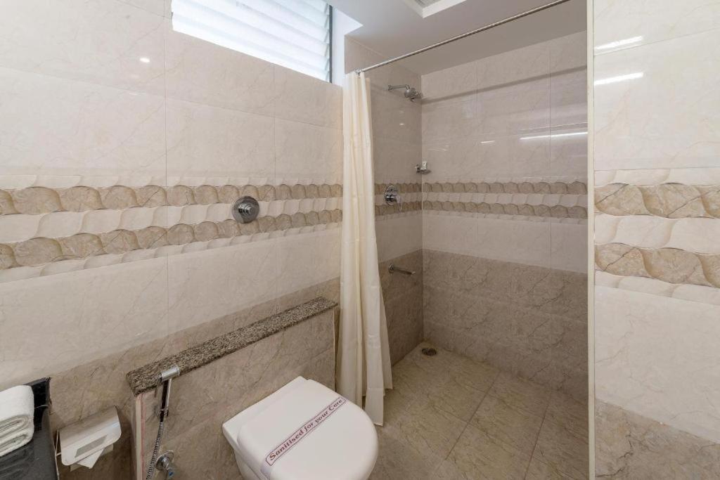 Hotel Broadway Near Delhi Airport New Delhi Buitenkant foto