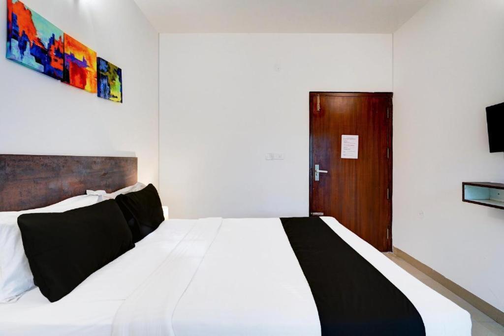 Hotel Broadway Near Delhi Airport New Delhi Buitenkant foto